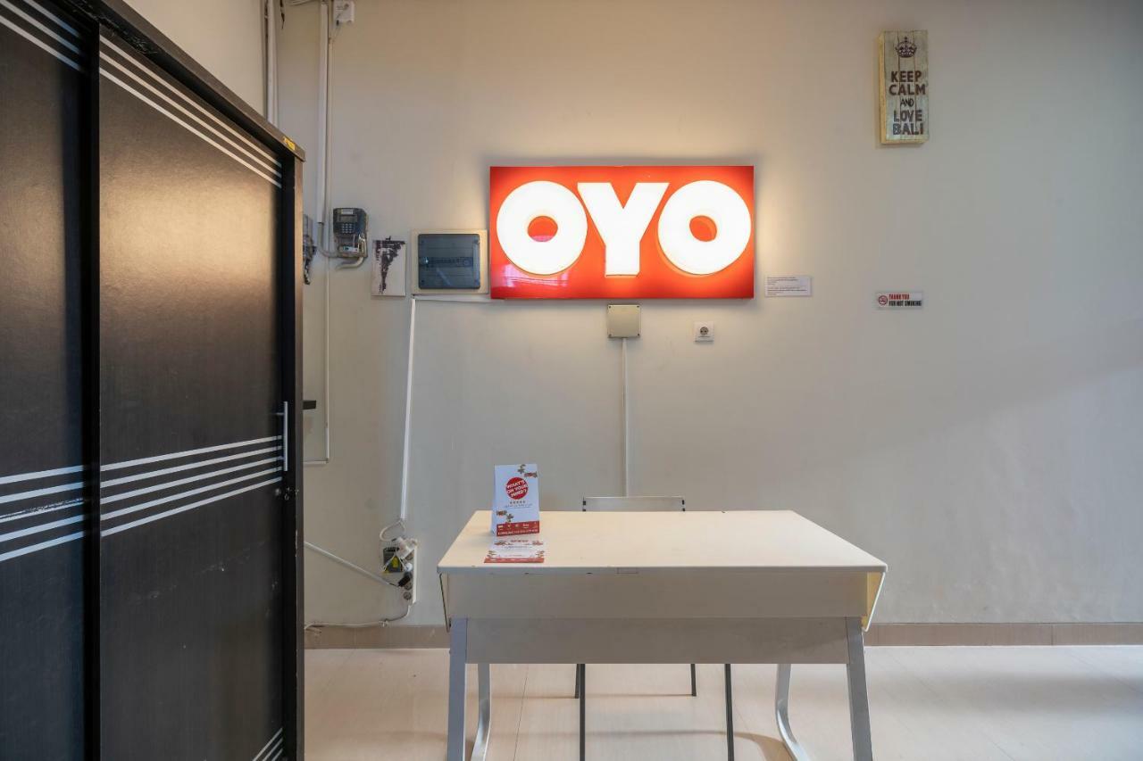 Oyo 697 Olivia Inn Denpasar Legian  Exterior photo