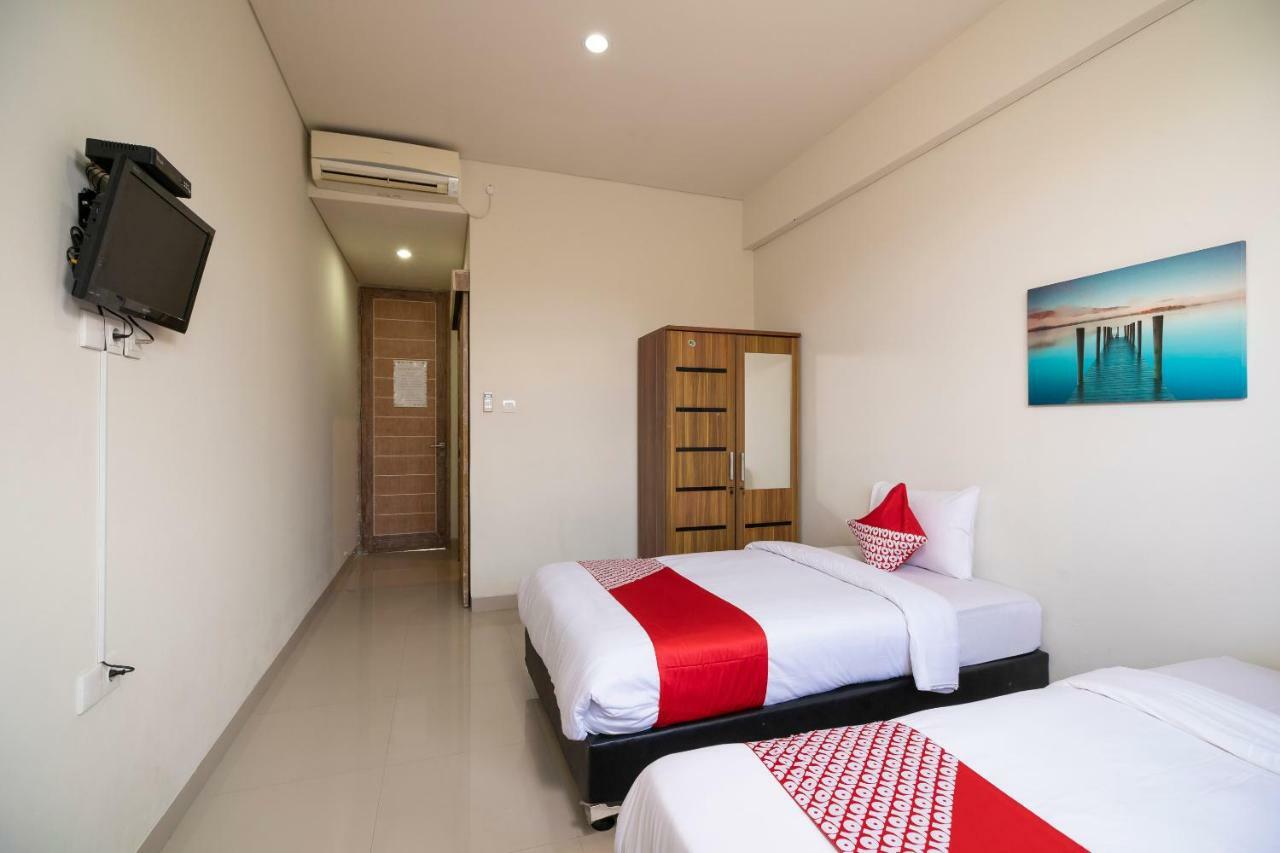 Oyo 697 Olivia Inn Denpasar Legian  Exterior photo