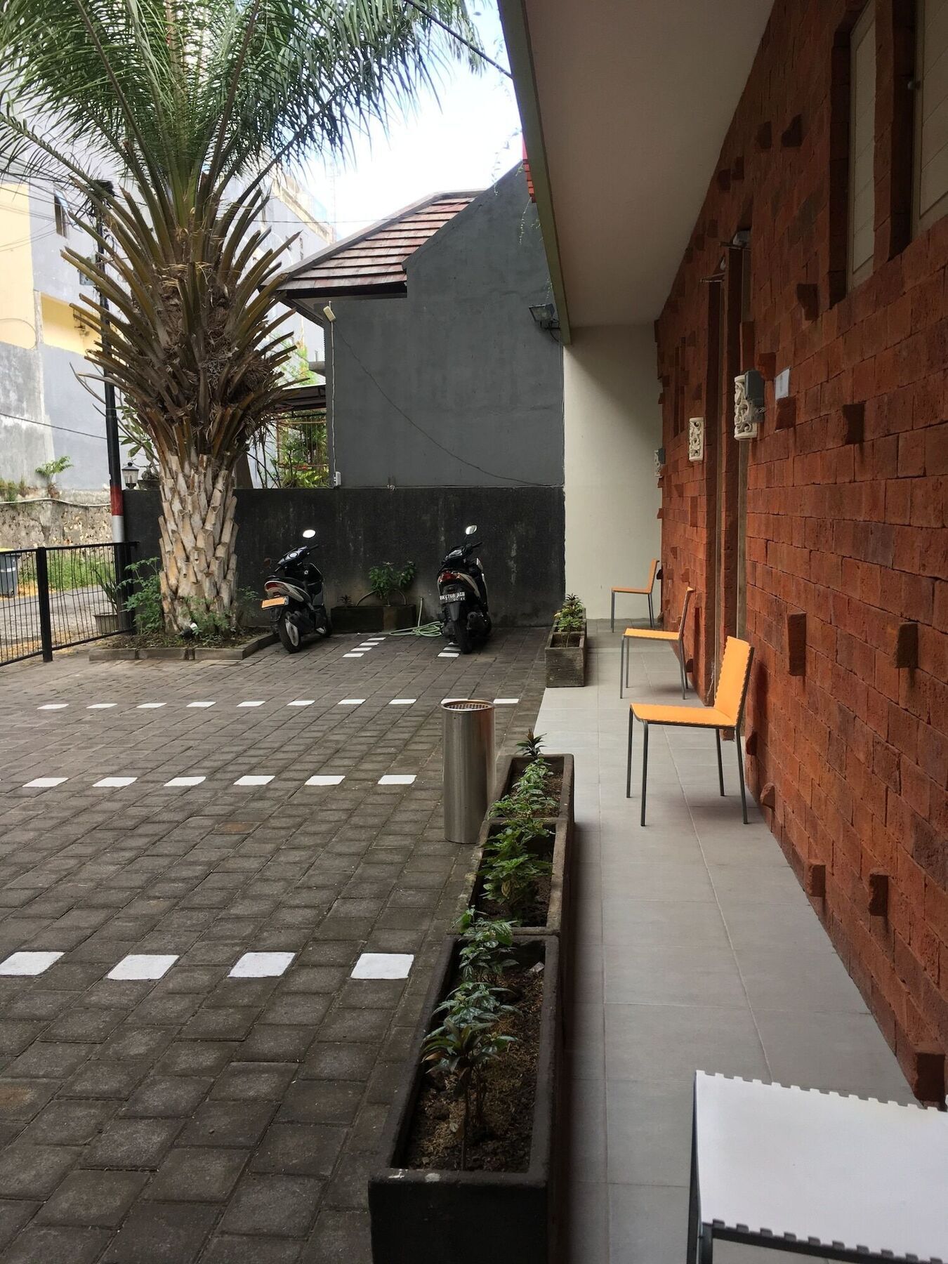 Oyo 697 Olivia Inn Denpasar Legian  Exterior photo